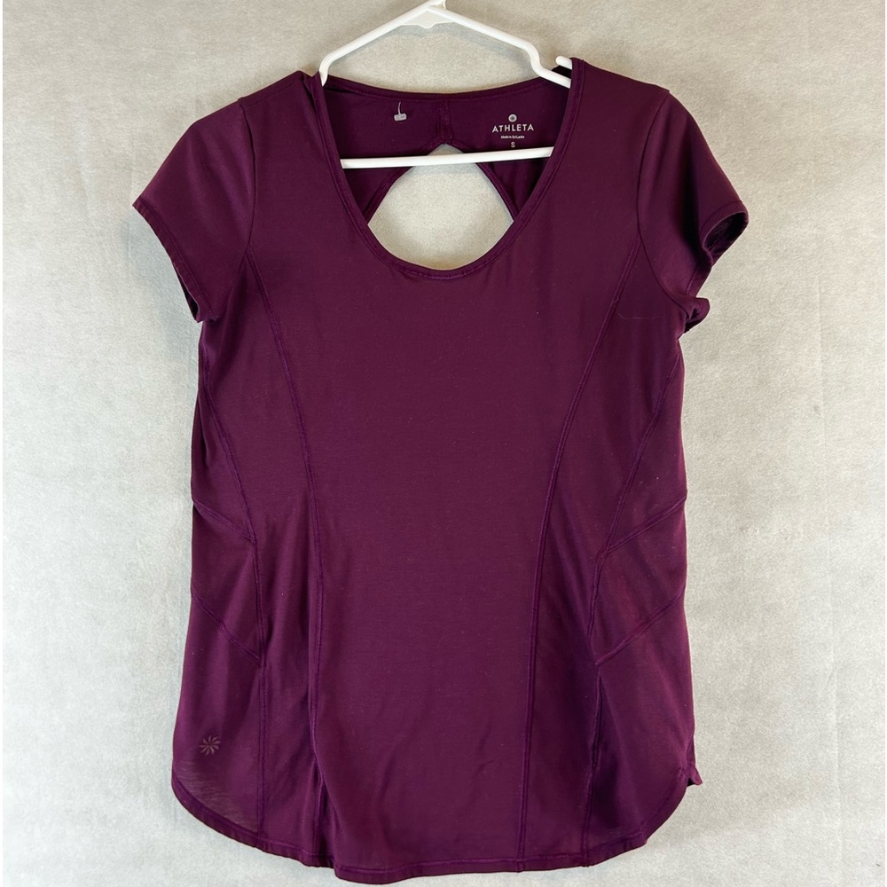 Athleta small burgundy workout yoga Gym shirt size small gently used